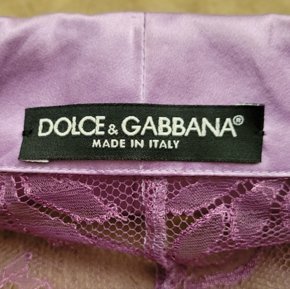 $2,500+ Dolce and Gabbana lace and silk blouse - Picture 8 of 12